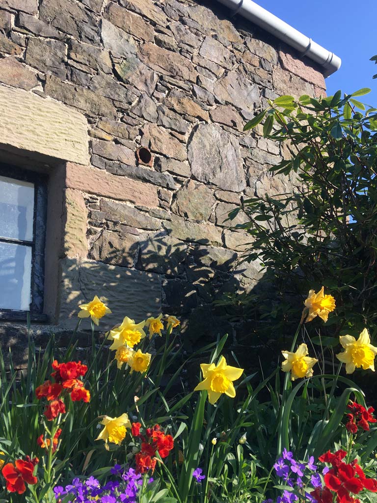 Example of a whinstone building in Yetholm